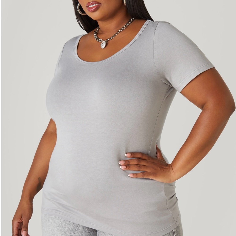 ✅🌹Ashley Stewart Light Gray Short Sleeve Tee - Picture 4 of 4
